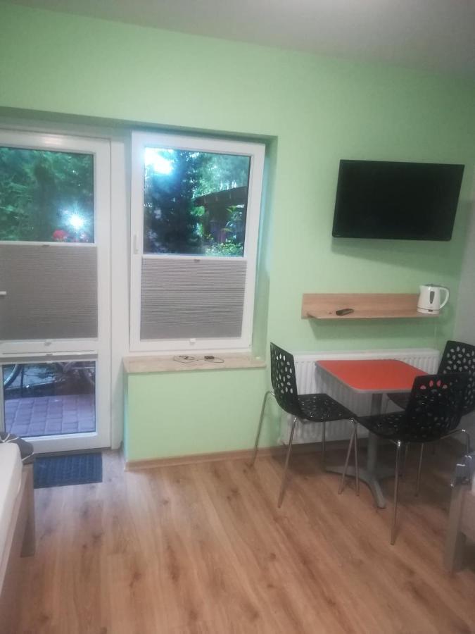 Noclegi Julia Pokoje 1-3 Parter Sniadanie Kontynentalne Кельце Экстерьер фото