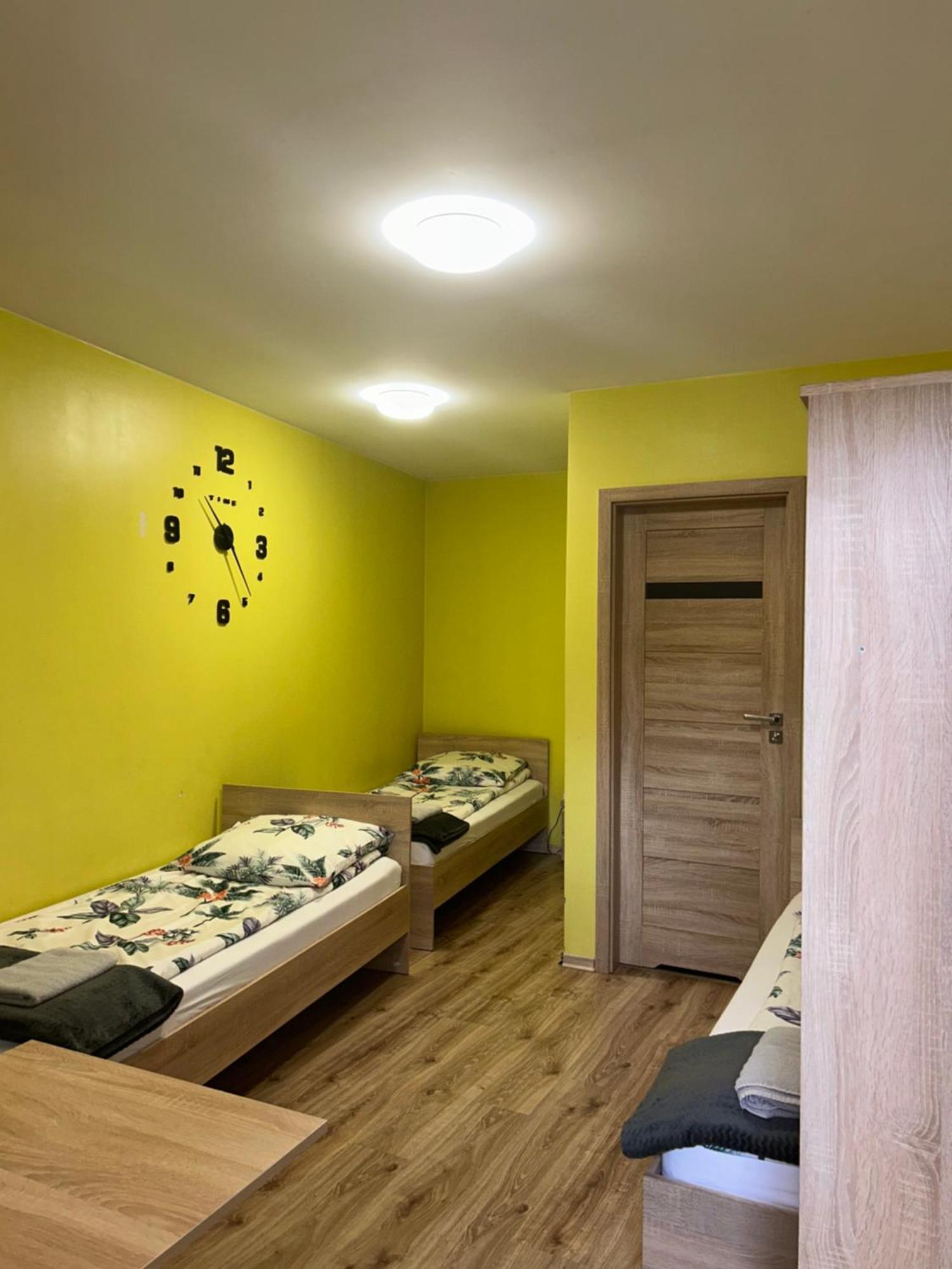 Noclegi Julia Pokoje 1-3 Parter Sniadanie Kontynentalne Кельце Экстерьер фото